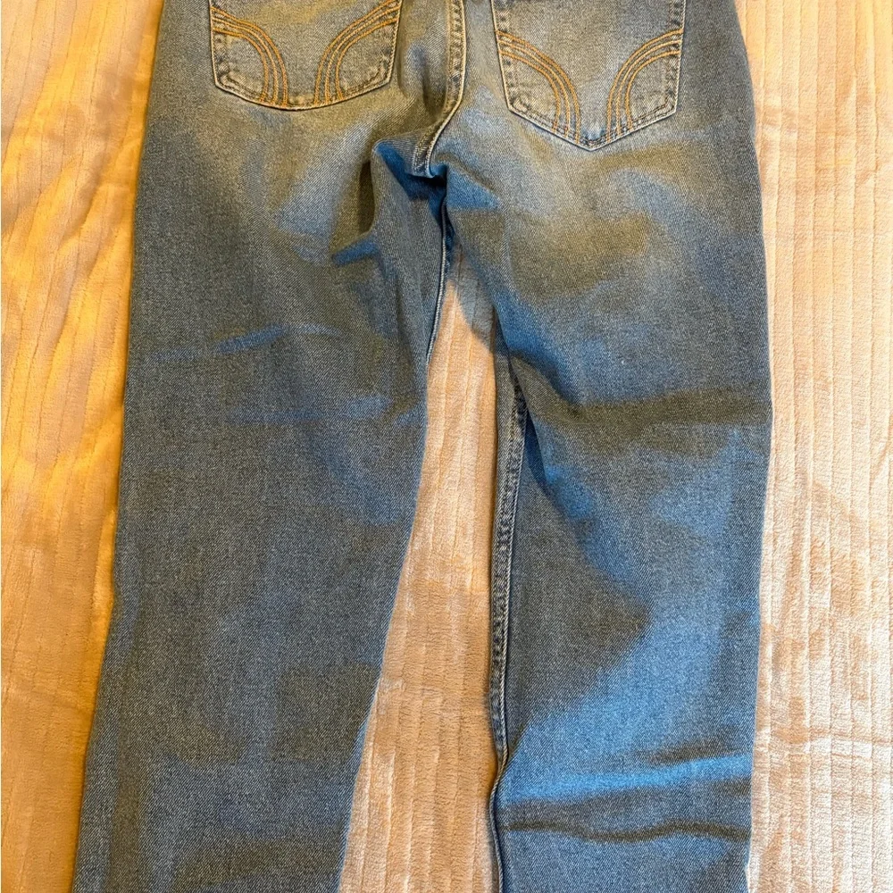 Hollister Distressed Jeans - Picture 3 of 3